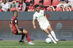 記者：本菲卡關(guān)注奧格斯堡后衛(wèi)吉安努利斯，本賽季30場1球4助