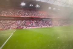 失去理智！阿賈克斯丟荷甲冠軍后，韋霍斯特一把打飛攝像機(jī)