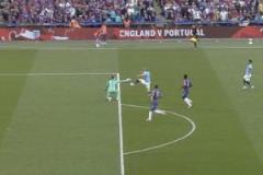 又是你！拉師傅護(hù)球不越位、亨德森手球不判主裁都是阿特維爾