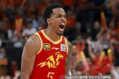 小巴里-布朗總決賽兩場(chǎng)40+，場(chǎng)均30分7.3助攻1.5搶斷引熱議