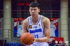范子銘10中5僅得10分3籃板，2次失誤5次犯規(guī)表現(xiàn)不佳