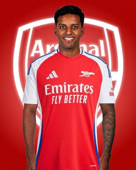 阿森納賽季0冠引巨資補(bǔ)強(qiáng)，皇馬1億天才加盟談判啟動(dòng)，夢(mèng)幻三叉戟成型