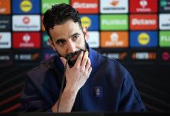 阿莫林：曼聯(lián)需勝利維系與球迷紐帶，缺乏獎(jiǎng)杯將導(dǎo)致聯(lián)系斷裂