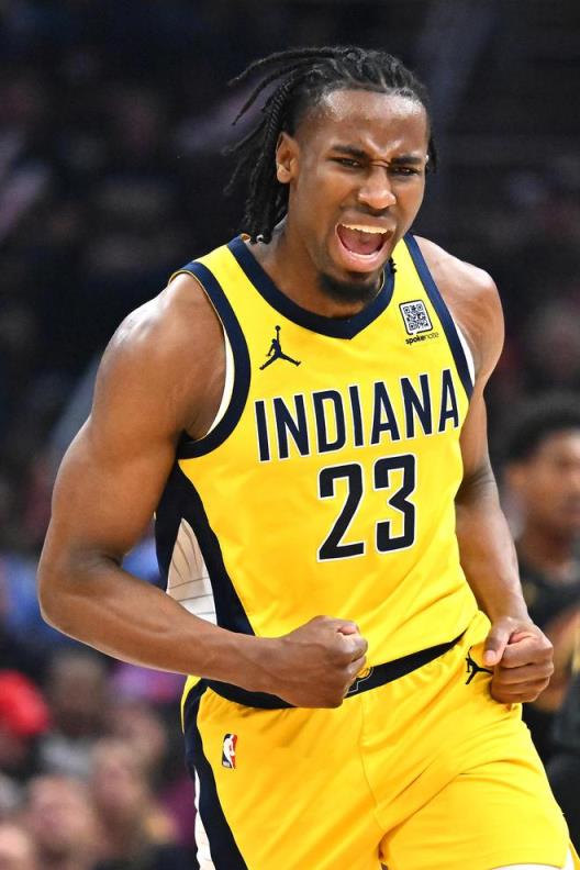 內(nèi)史密斯成為第七位季后賽單節(jié)命中6+三分的球員，與庫里、利拉德齊名