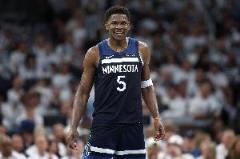 愛(ài)德華茲季后賽39場(chǎng)1051分登頂升至森林狼隊(duì)史第一！