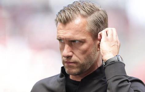 克勒舍：法蘭克福愿長(zhǎng)期留用科赫，下賽季目標(biāo)沖擊歐冠十六強(qiáng)