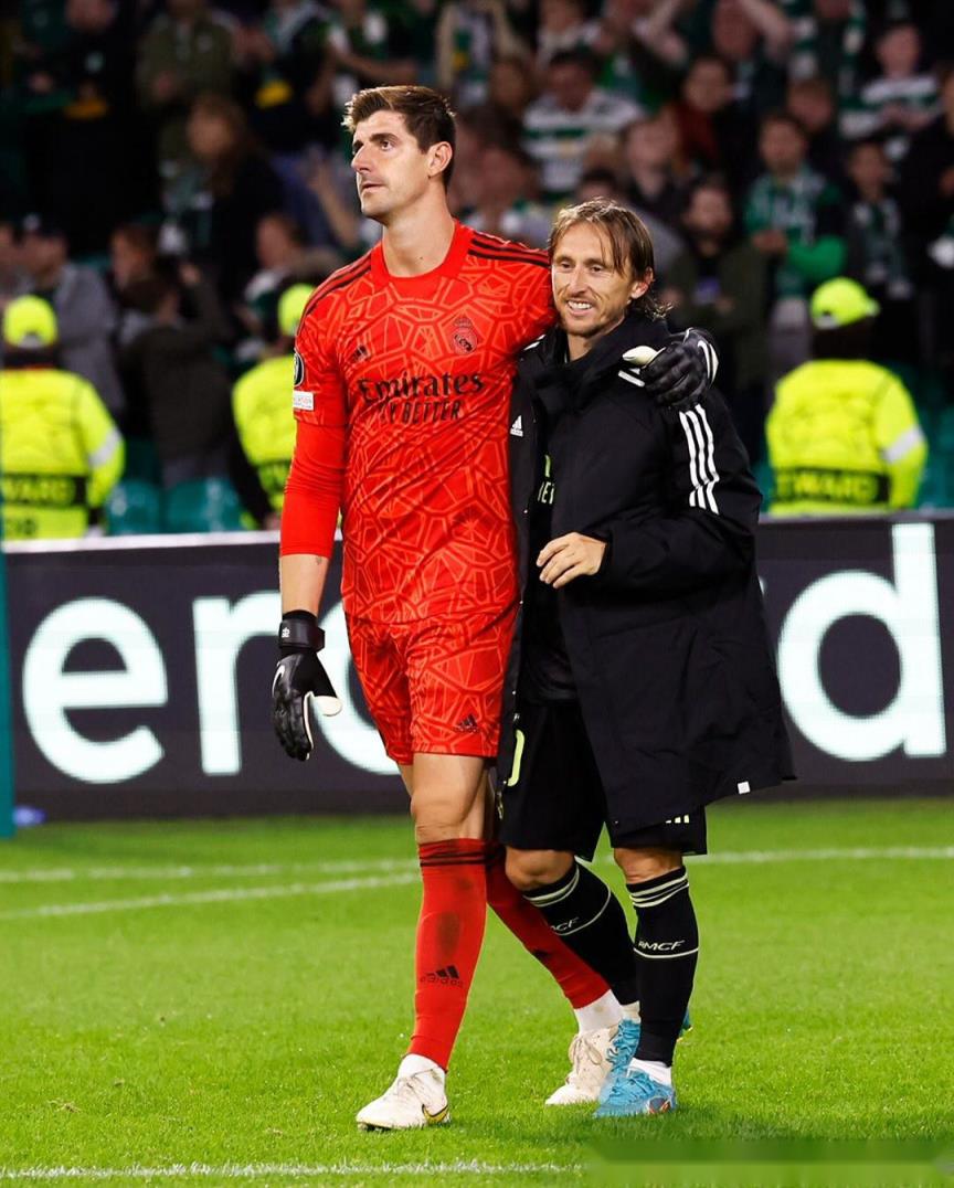 庫爾圖瓦致敬魔笛：你是皇馬的傳奇，我為能與你并肩作戰(zhàn)感到驕傲