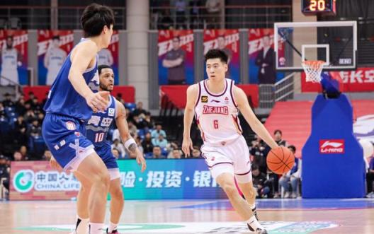 浙江男籃再掀續(xù)約風(fēng)暴！四年頂薪鎖定王牌后衛(wèi)，沖冠之路能否順利？