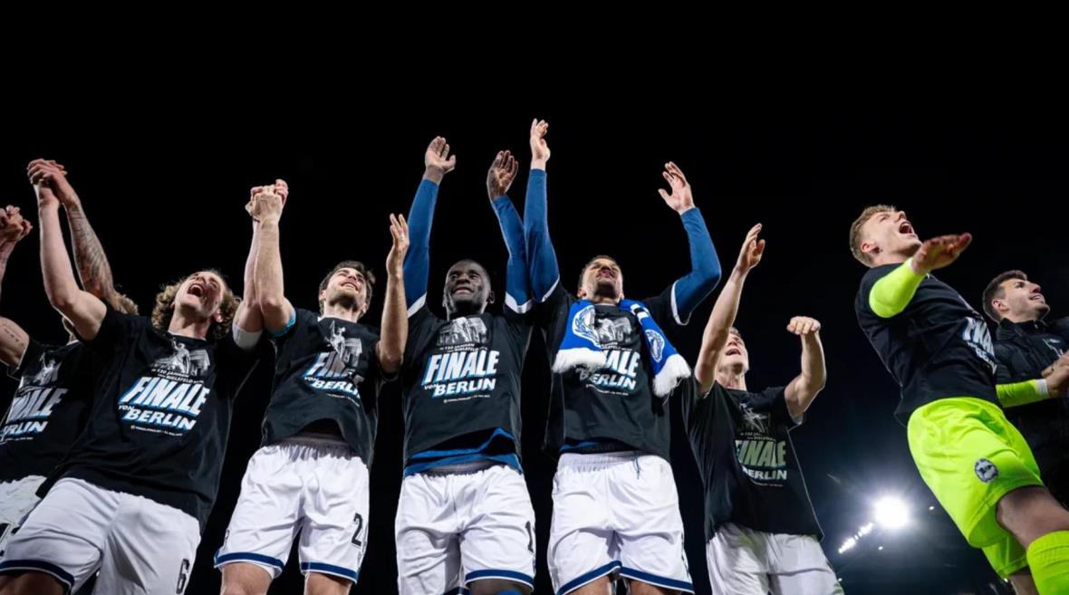 比勒費爾德戰(zhàn)勝德甲強隊，有望成為德甲歷史首支奪冠球隊