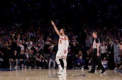 孤膽英雄！布倫森尼克斯生涯19次季后賽30+ 超越尤因獨(dú)居隊(duì)史第一