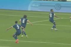 斯圖加特后衛(wèi)頭球回頂精準入網(wǎng)，角度刁鉆制造精彩進球