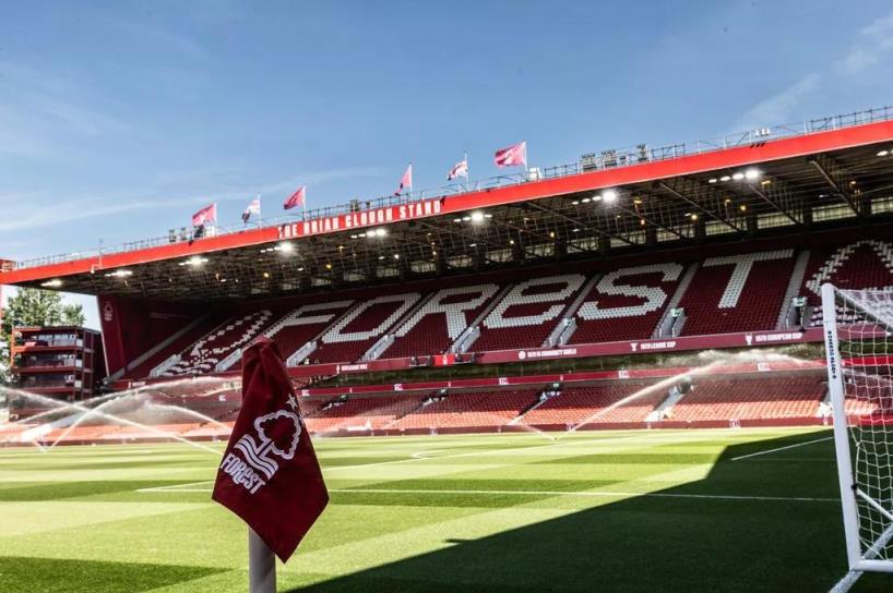 鏡報(bào)：內(nèi)維爾因森林禁令無(wú)法進(jìn)入球場(chǎng)，天空體育與英超展開會(huì)談