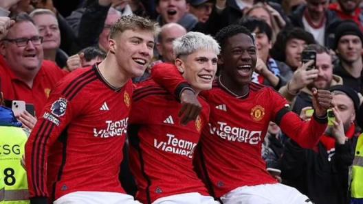 郵報：曼聯(lián)球迷更傾向接受加納喬離隊，梅努是純正青訓(xùn)產(chǎn)品