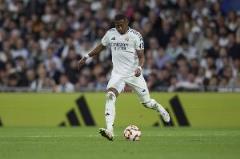 德天空：沙特球隊(duì)有意簽下阿拉巴，球員或考慮轉(zhuǎn)會(huì)并會(huì)與阿隆索討論未來(lái)